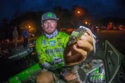 Abu Garcia Adrian Avenas Fantasista Premier / REVO4 Rocket RH Frog Casting Combo -Angling Sales Store adrian avenas abu garcia fnpc73 7 revo4 rocket frog casting combo 00531.1651242878