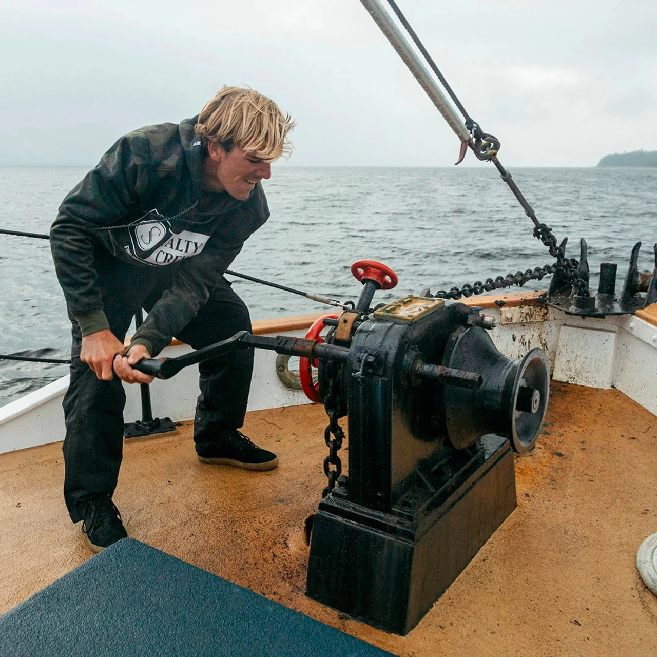 Salty Crew Skiff Tech Fleece - Camo 3 Salty Crew Skiff Tech Fleece - Camo - Image 3